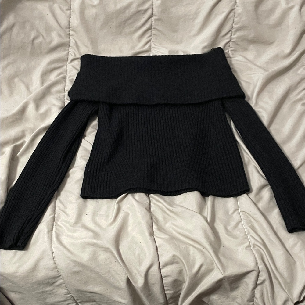 H&M Black Off-Shoulder Sweater